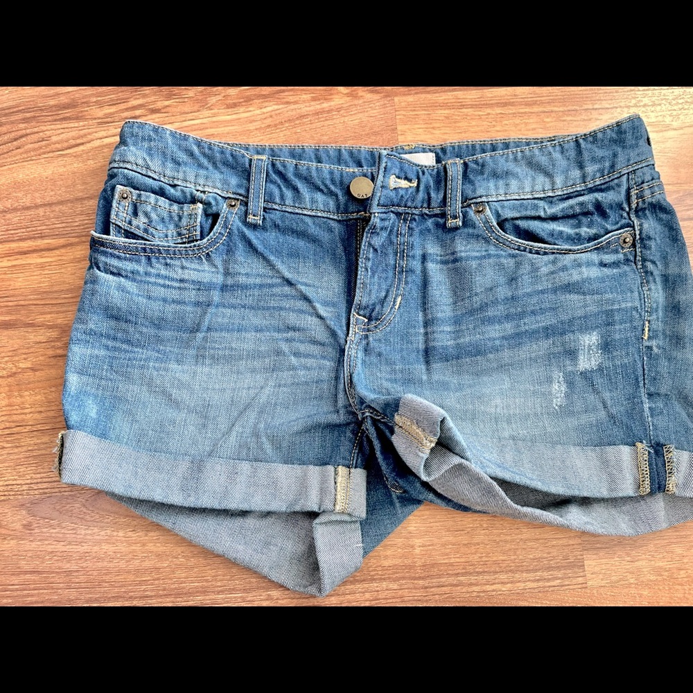 Gap jean shorts. Dark blue. Size 8/29